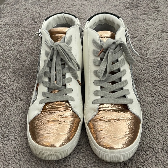 Dolce Vita Sneakers - Picture 3 of 5